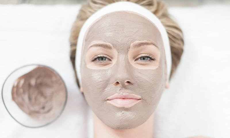 تنظيف البشرة بالماسكات
