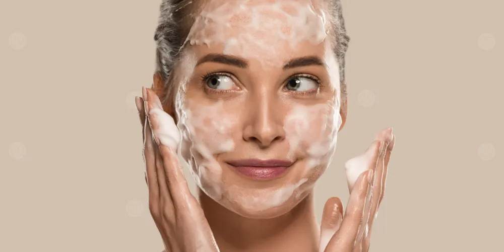 تنظيف البشرة بالغسول