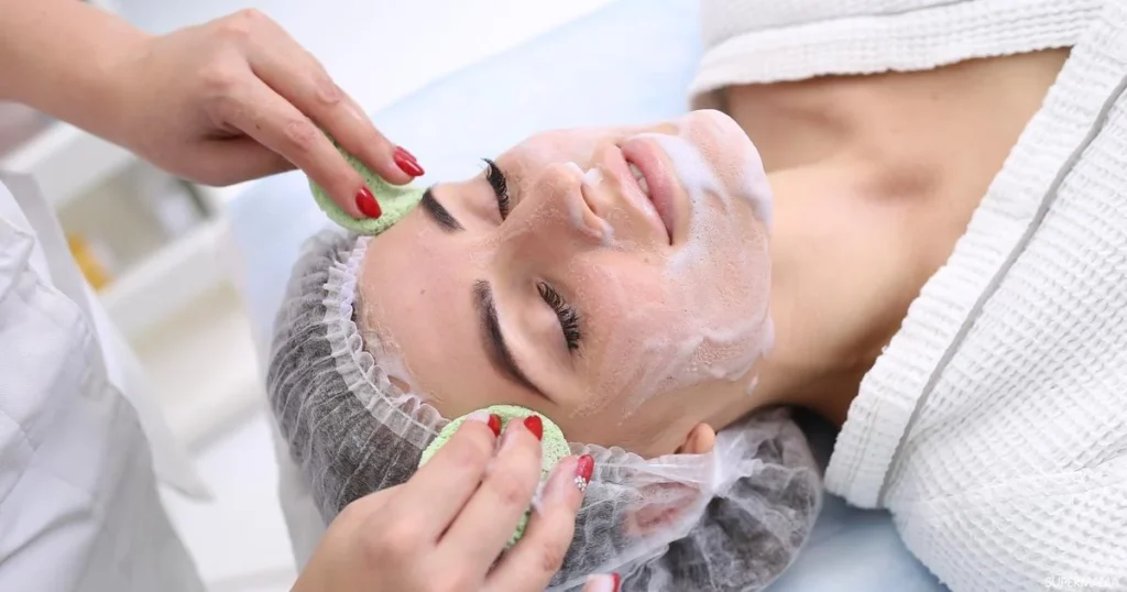 تنظيف البشرة بعمق